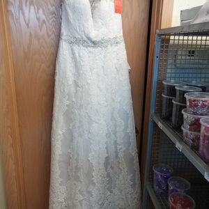 BRAND NEW OFF RACK asablanca Wedding Dress Size 14